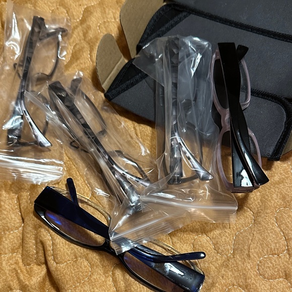 +3.00 Set of Reading Glasses - Picture 4 of 5